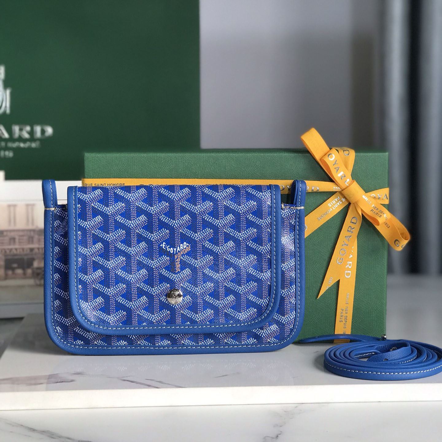 Go*ard clutch bags